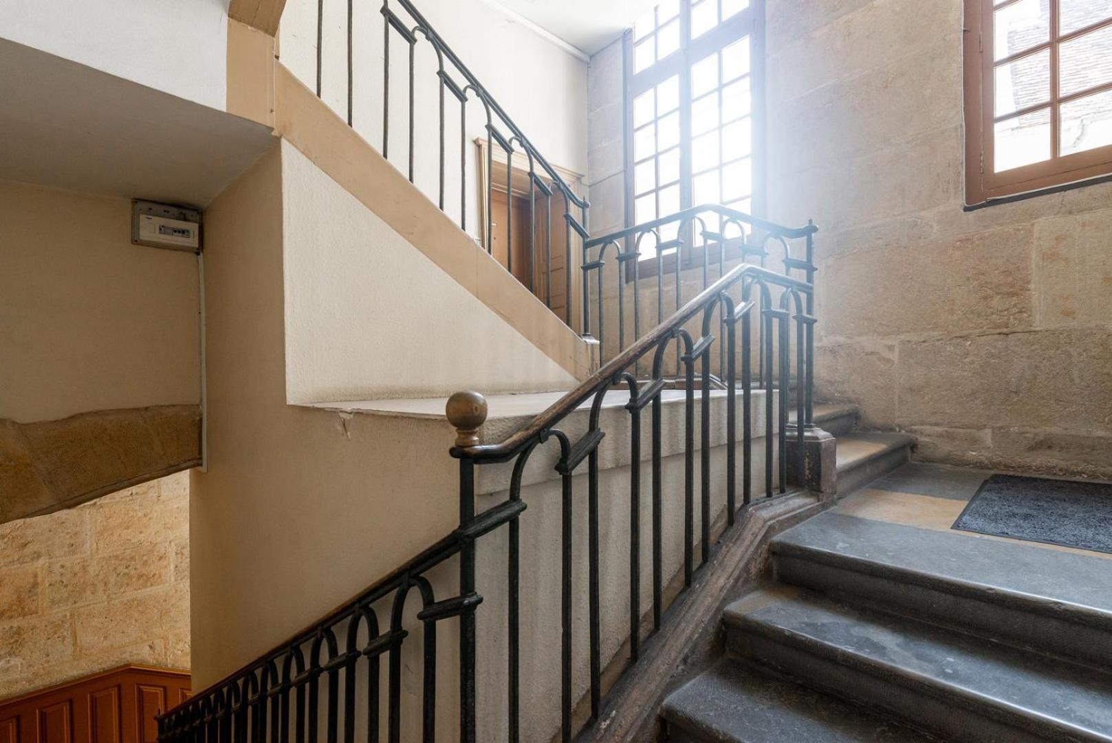 "De Bretagne" - Hotel Particulier Dijon Bagian luar foto